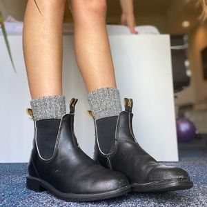BLUNDSTONE CHELSEA BOOTS